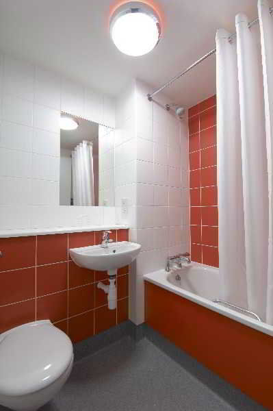 แทรเวลลอดจ์ ลิเวอร์พูล สโตนเดล พาร์ค Hotel ภายนอก รูปภาพ