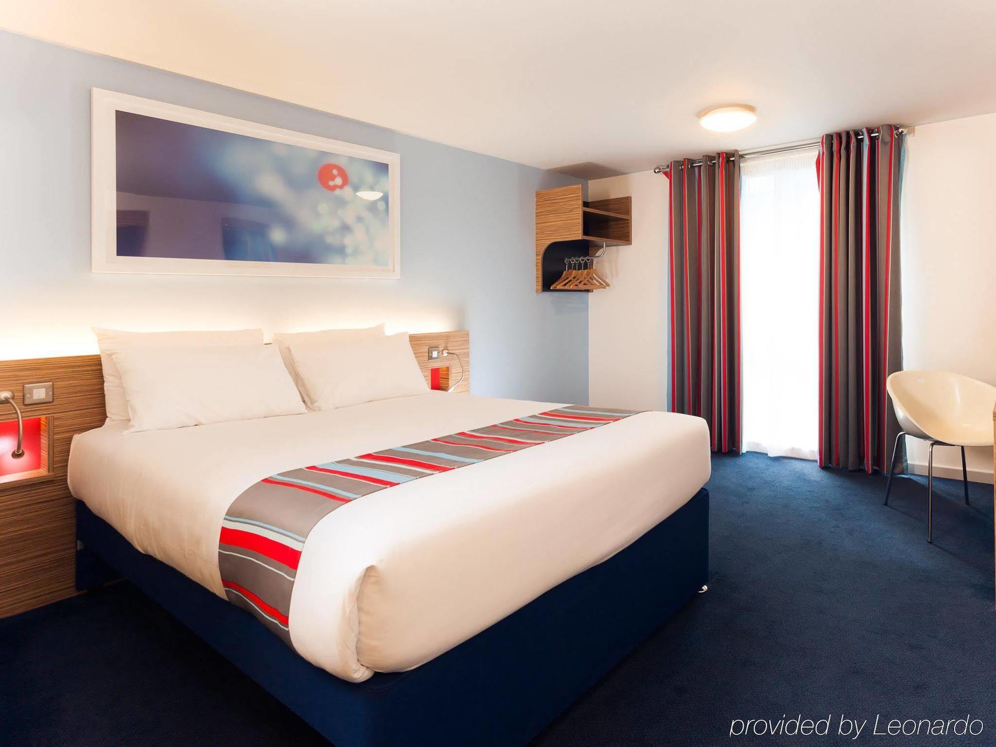 แทรเวลลอดจ์ ลิเวอร์พูล สโตนเดล พาร์ค Hotel ภายนอก รูปภาพ